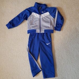 Nike sweatsuit